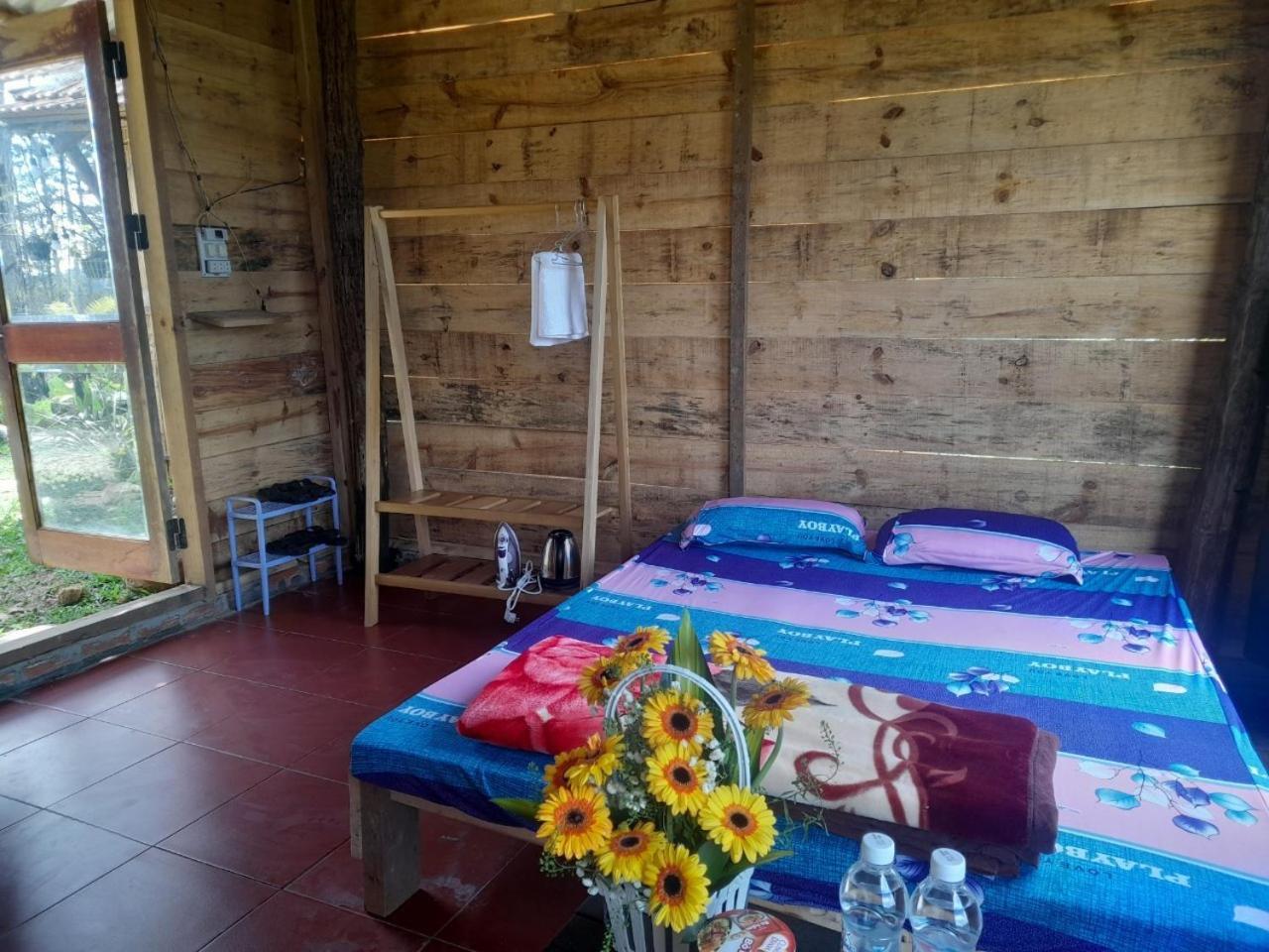 Homestay Niem T'Ri Mang Pen Kon Von Kla Zewnętrze zdjęcie